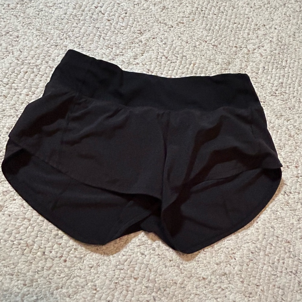 black lulu speed up 2.5 shorts